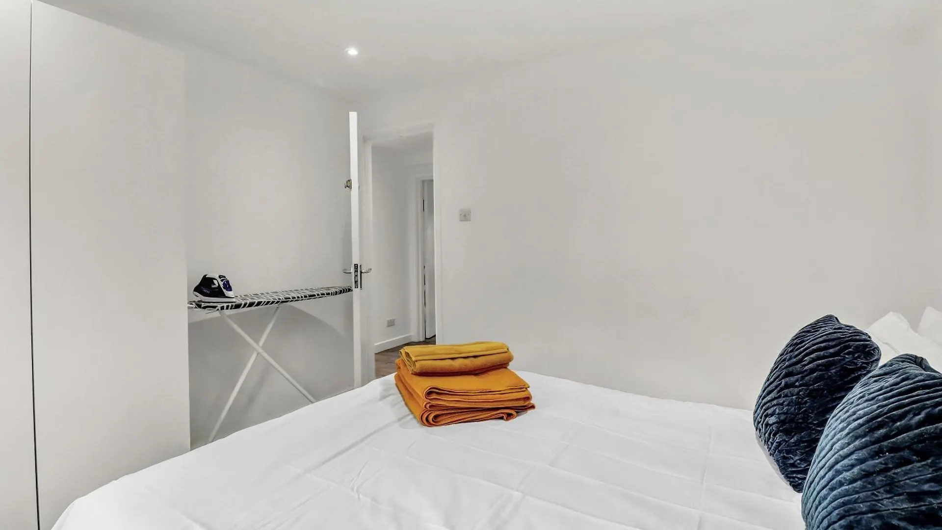 New King Size Bed Apartment With Free Parking Londres