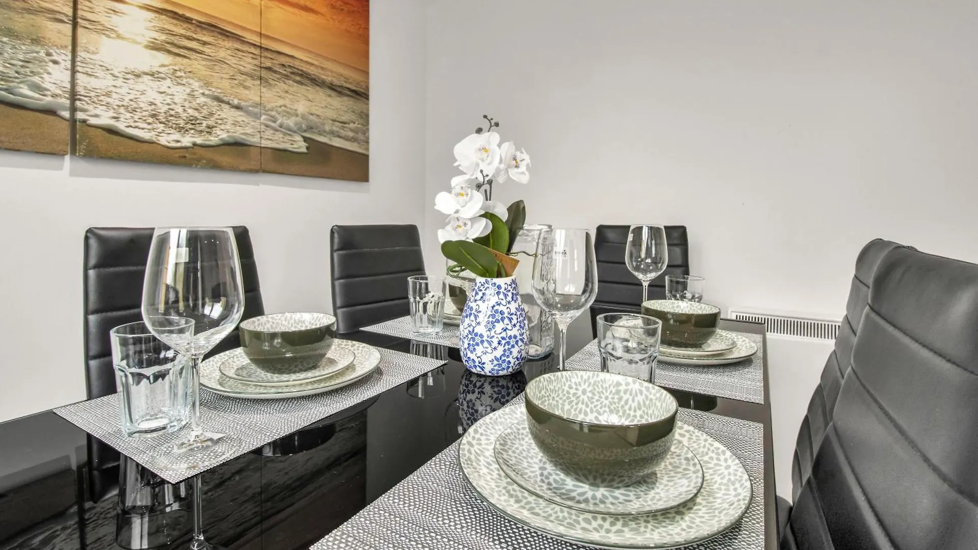 New King Size Bed Apartment With Free Parking London 0*,  United Kingdom