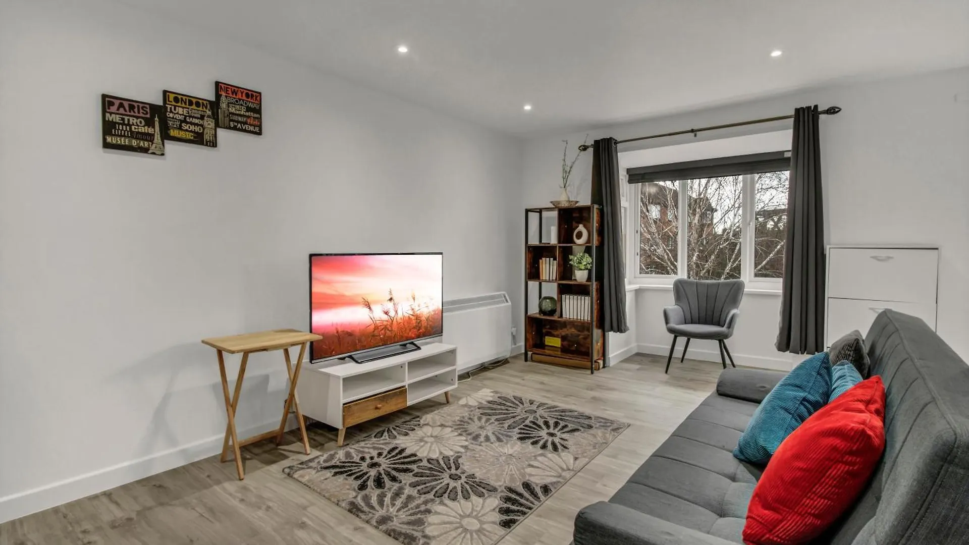 New King Size Bed Apartment With Free Parking London United Kingdom