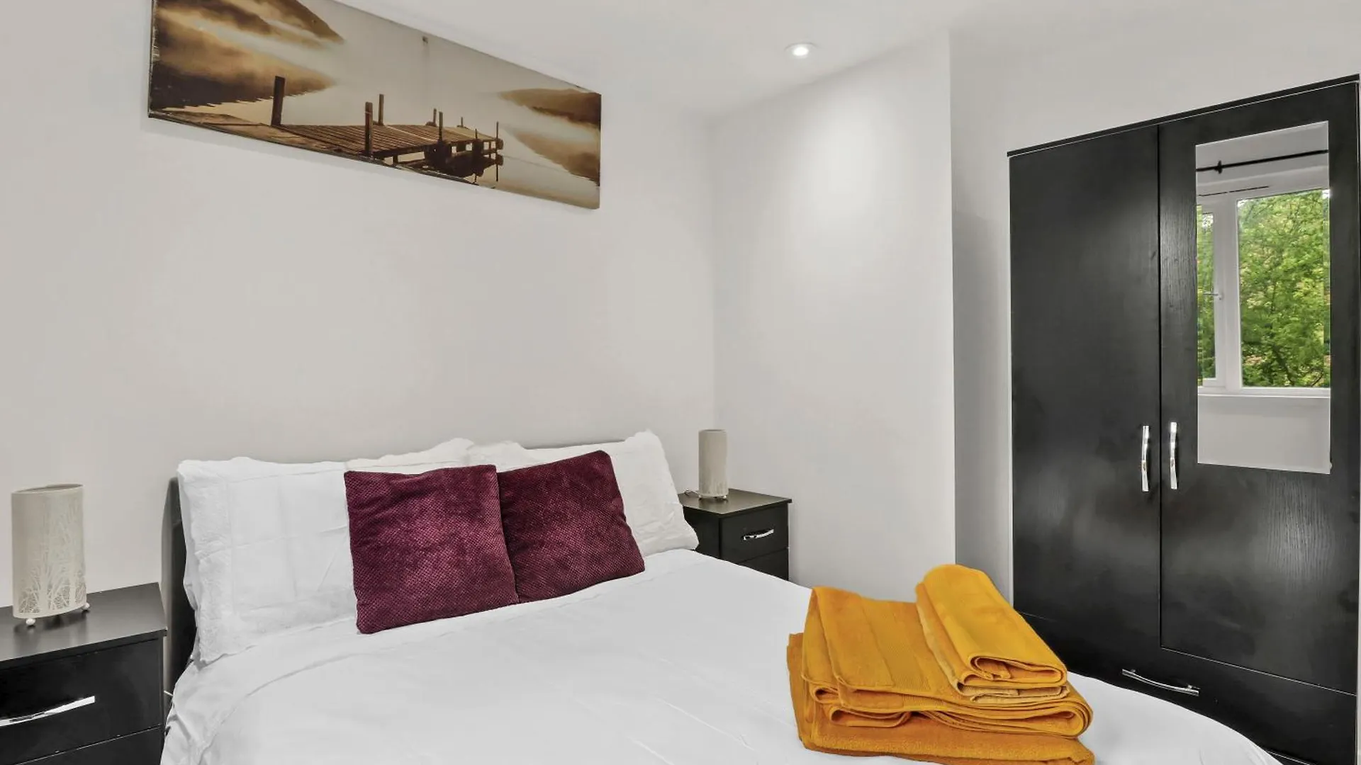 New King Size Bed Apartment With Free Parking London 0*,  United Kingdom